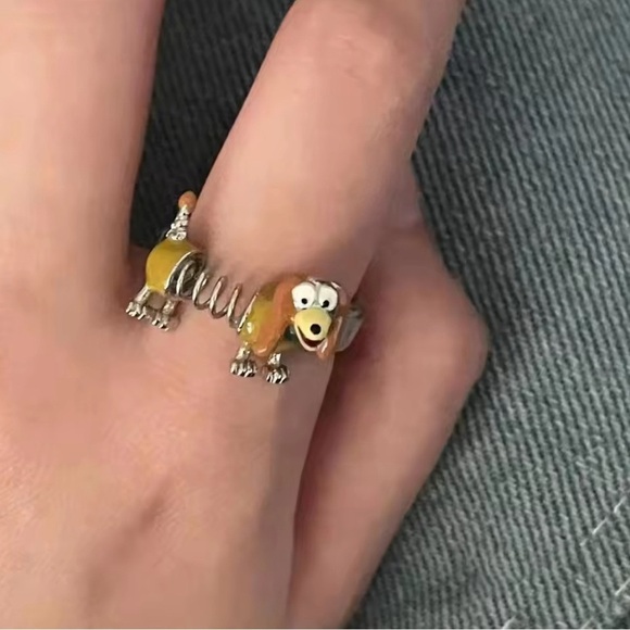 ⭐️NEW⭐️ Toy Story Enameled Slinky Dog Ring Silver Tone Adjustable Sizing - Picture 7 of 7
